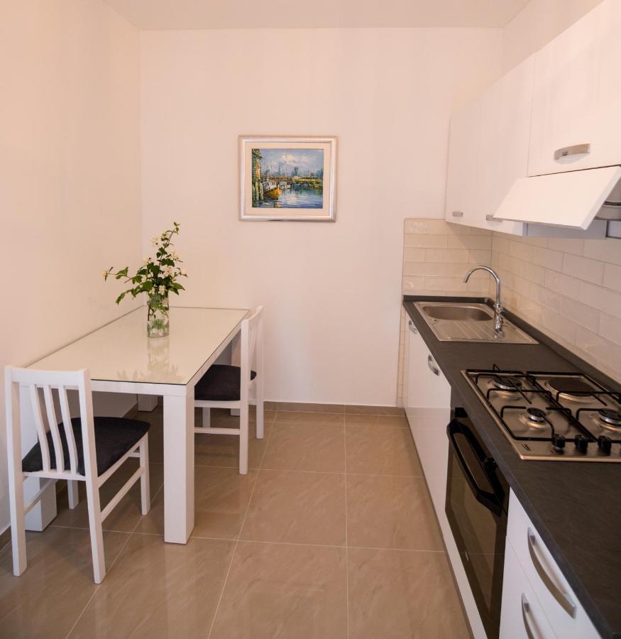 Apartments Anita 1 Barbat na Rabu Kültér fotó